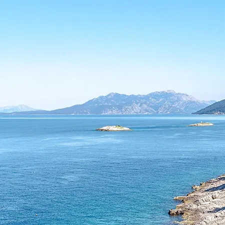 Simoni Deluxe Blato (Korcula)